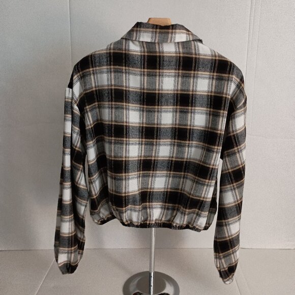 Hesperus Cropped Flannel Plaid Oversized Shirt Black Tan White Women’s Size L - Picture 14 of 16